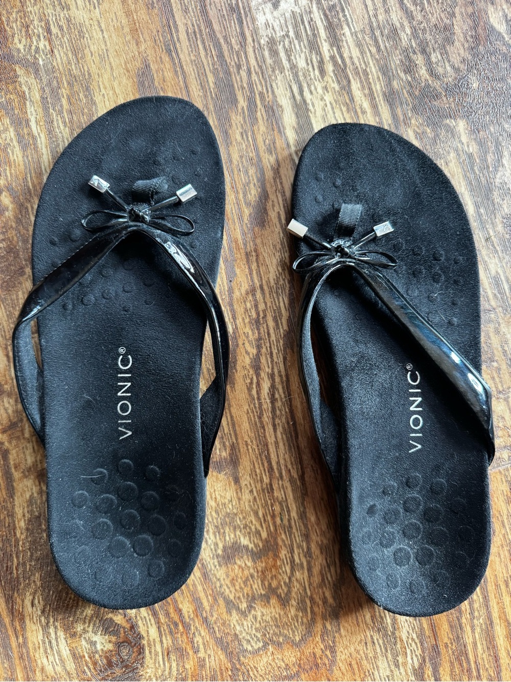 Ladies size 12 Vionic black sandals